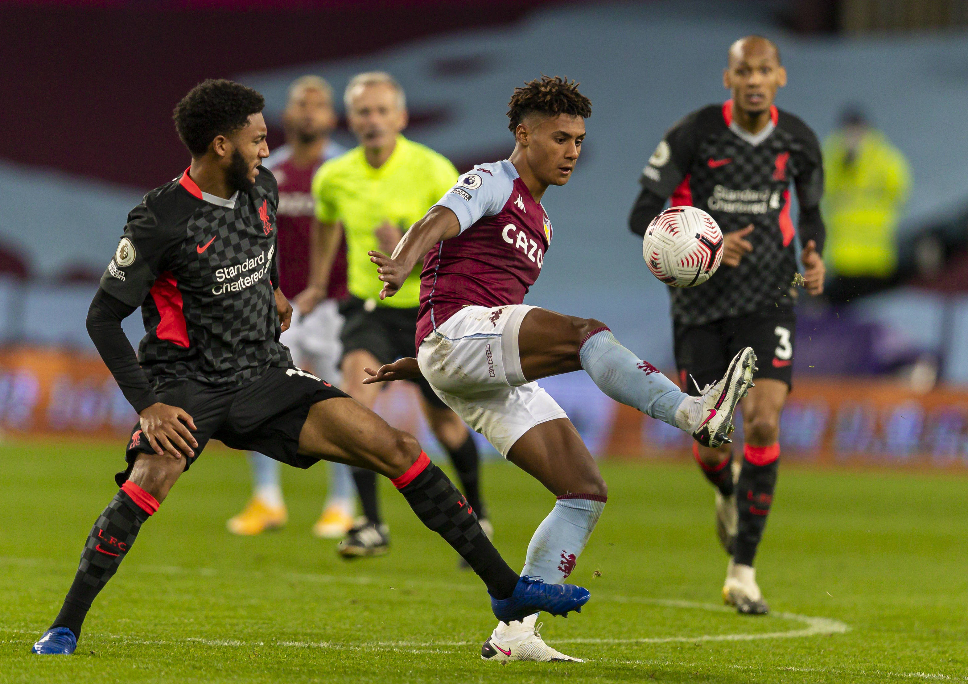 保持球员间 保持球员间